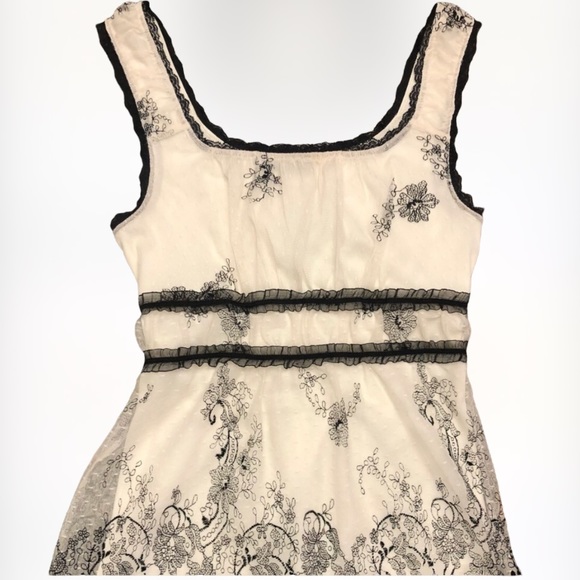 Maurices Beautiful & Classic Creamy White & Black Lace Netted A-line Blouse SZ S - Picture 1 of 10